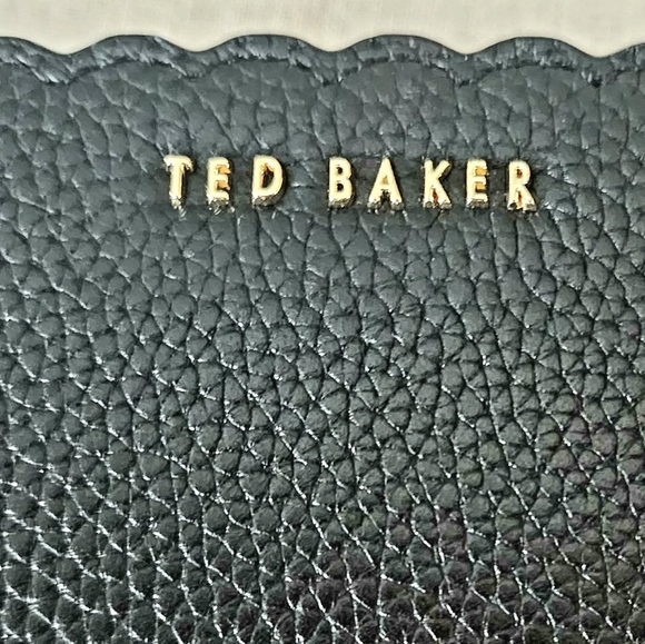 Ted Baker Vivecka scalloped leather purse/ wallet - Picture 9 of 13
